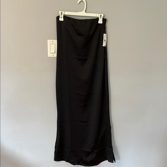 Elegant Black Women's Dress - Picture 1 of 5